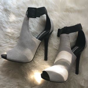Steve Madden Mayyjor High Heel. Size 6 1/2